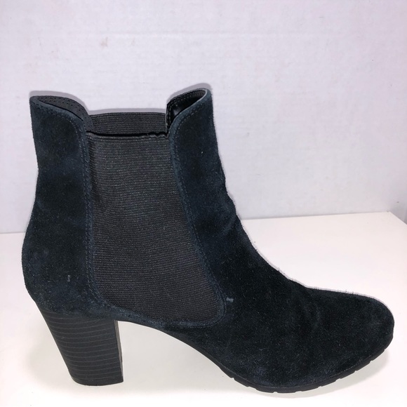 LOGO by Lori Goldstein Jane Suede Pull On Ankle Boot - Picture 6 of 11